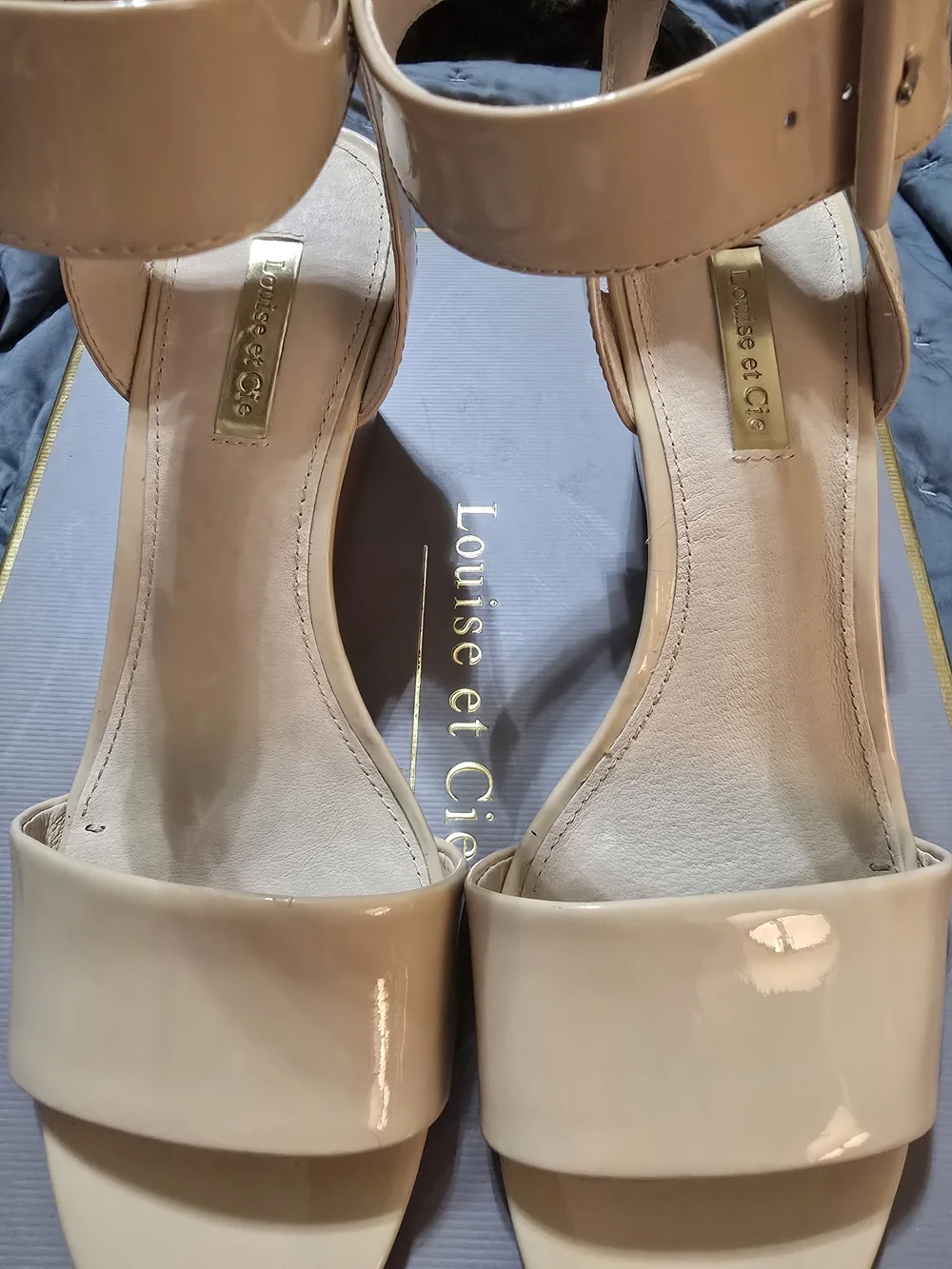 Louise et Cie Punya Nude Patent Ankle-Strap Wedge Sandals Size 8 Like New